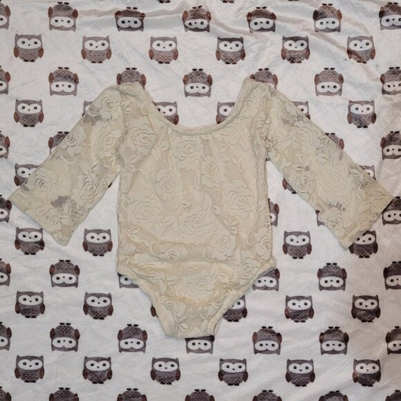 ❄️ 12m | Long Sleeved Lace Bodysuit/Onesie - Picture 2 of 2